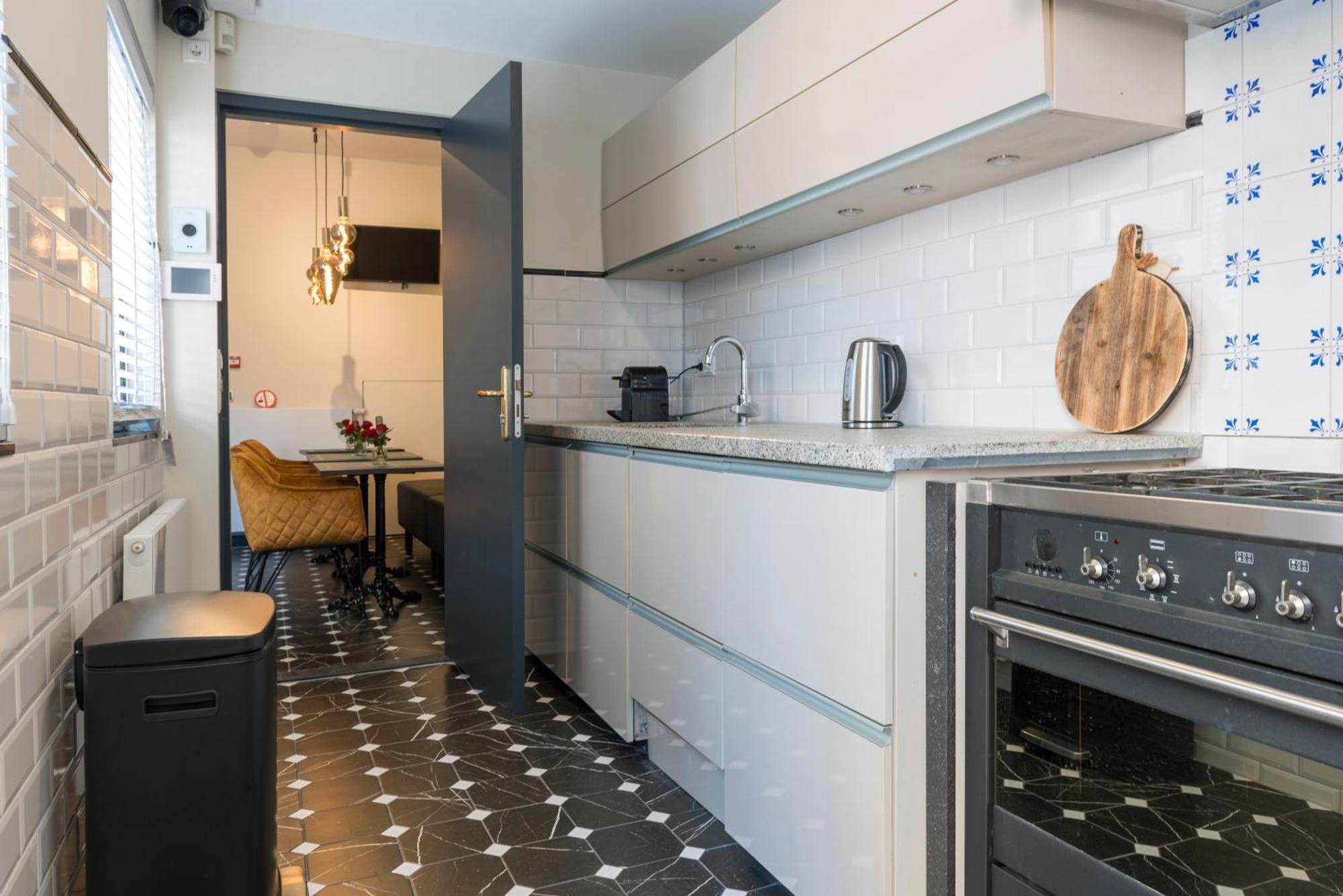 טילבורג Petite Room With Wifi, Ac, And Shared Kitchen מראה חיצוני תמונה