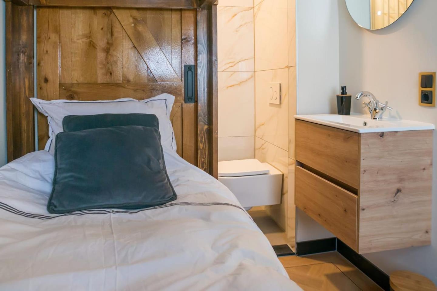 טילבורג Petite Room With Wifi, Ac, And Shared Kitchen מראה חיצוני תמונה