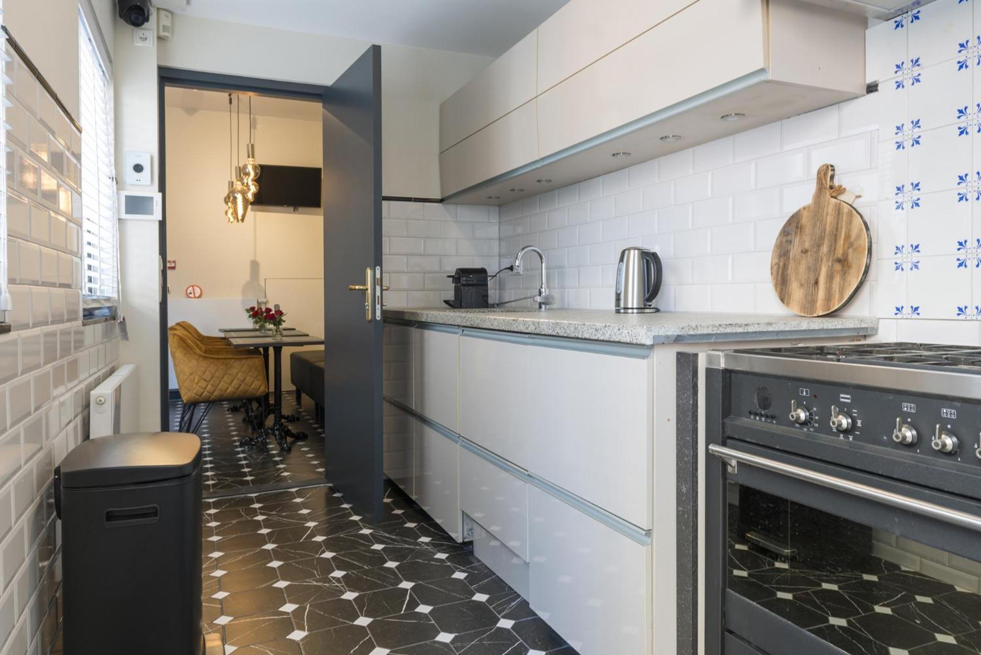 טילבורג Petite Room With Wifi, Ac, And Shared Kitchen מראה חיצוני תמונה