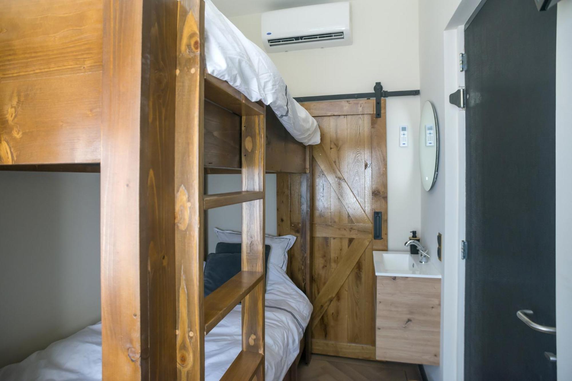 טילבורג Petite Room With Wifi, Ac, And Shared Kitchen מראה חיצוני תמונה